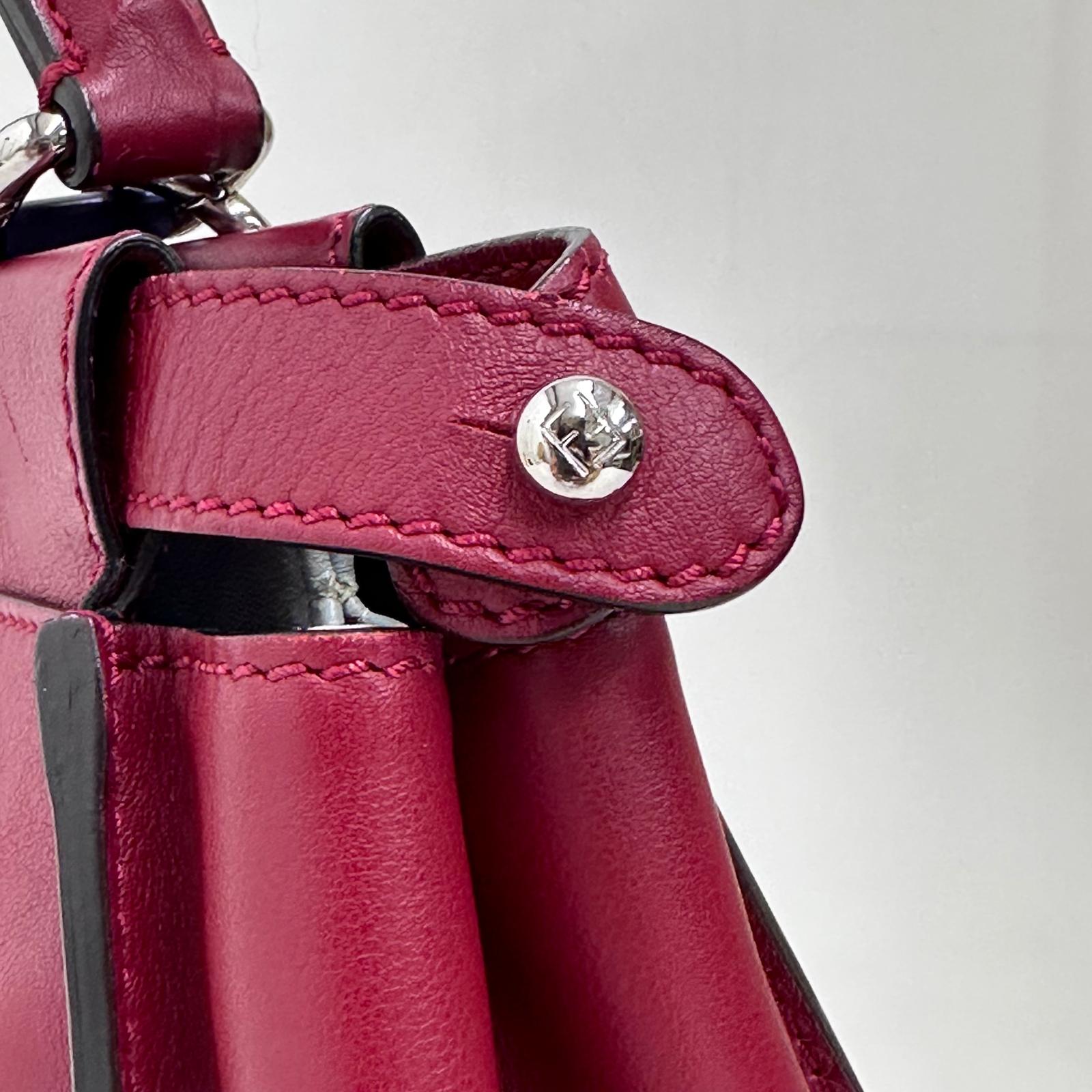 Fendi Borsa Peekaboo Medium in Pelle Rosso ciliegia