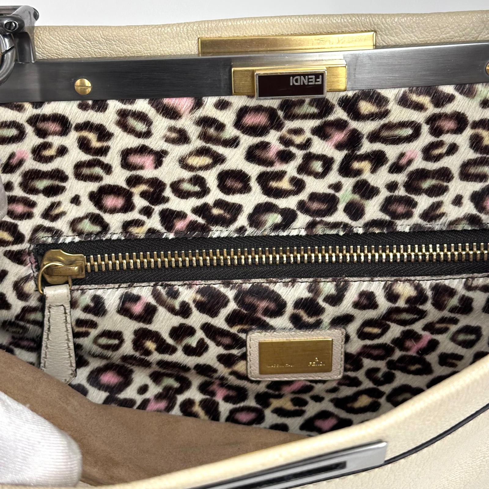 Fendi Borsa Peekaboo in pelle panna con interno leopardato