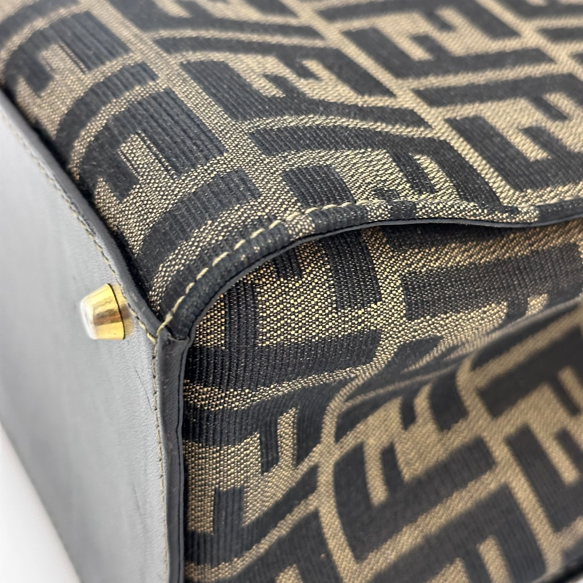 Fendi Borsa Tote Zucca FF Canvas con Dettagli in Pelle