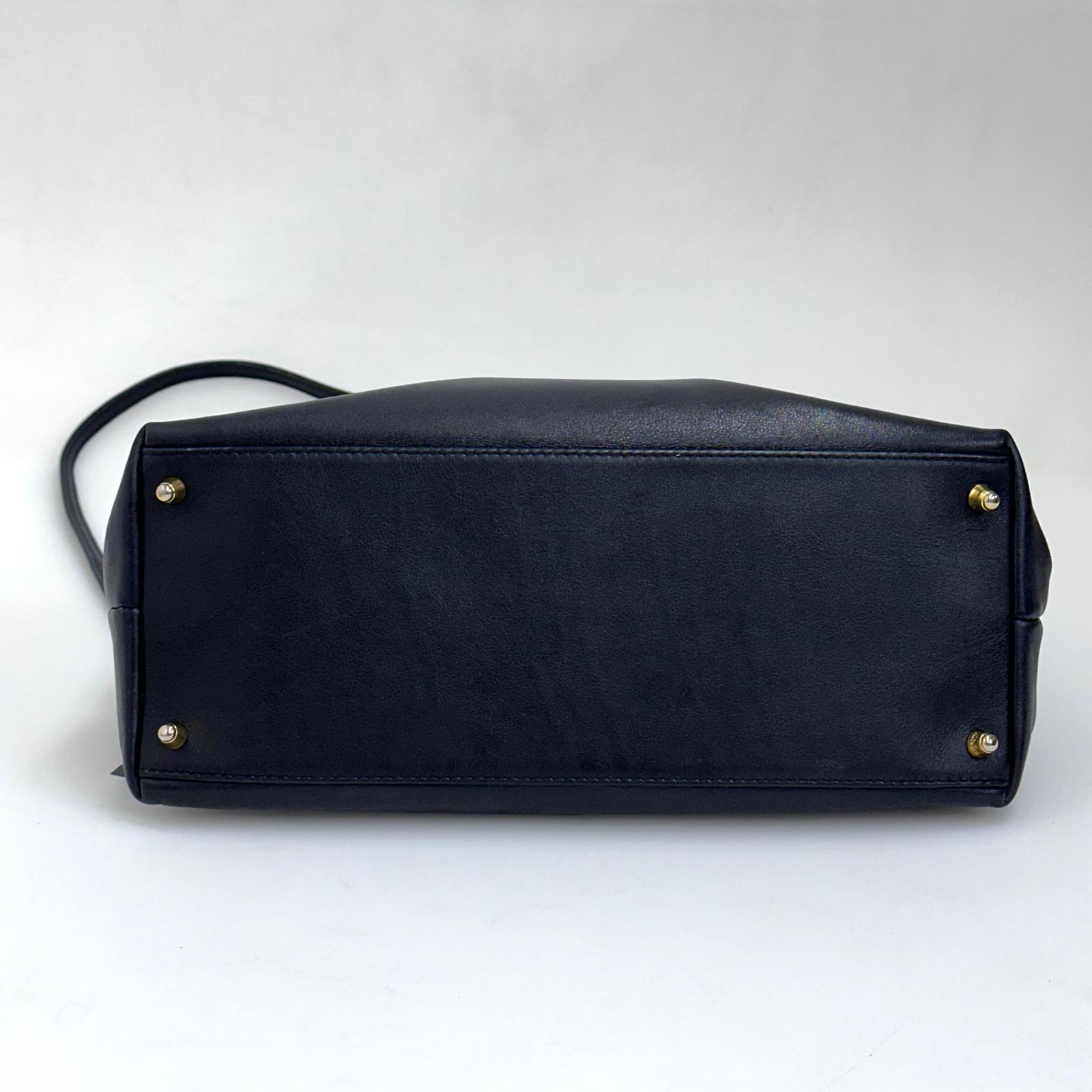 Fendi Borsa Vintage in Pelle Nera con Logo FF Dorato