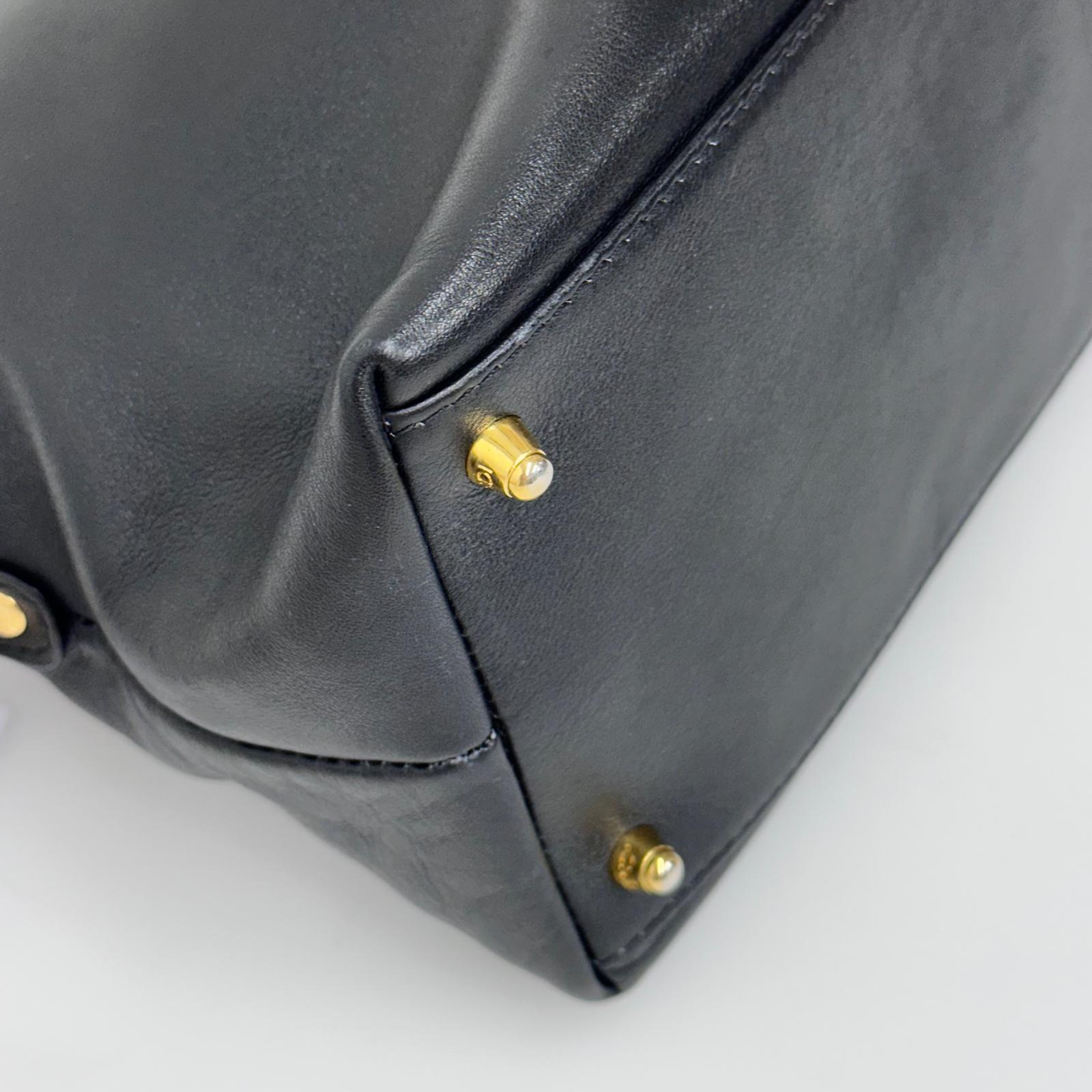 Fendi Borsa Vintage in Pelle Nera con Logo FF Dorato