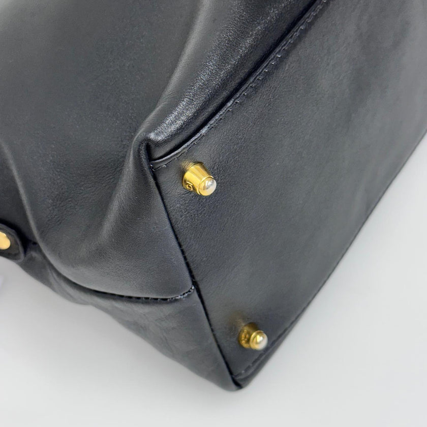 Fendi Borsa Vintage in Pelle Nera con Logo FF Dorato