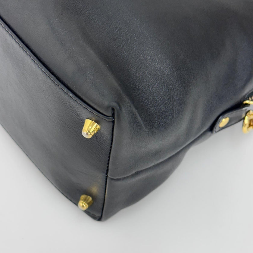Fendi Borsa Vintage in Pelle Nera con Logo FF Dorato