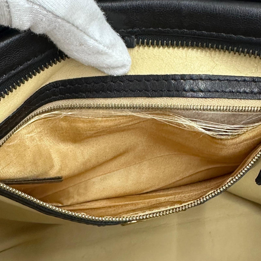 Fendi Borsa Vintage in Pelle Nera con Logo FF Dorato