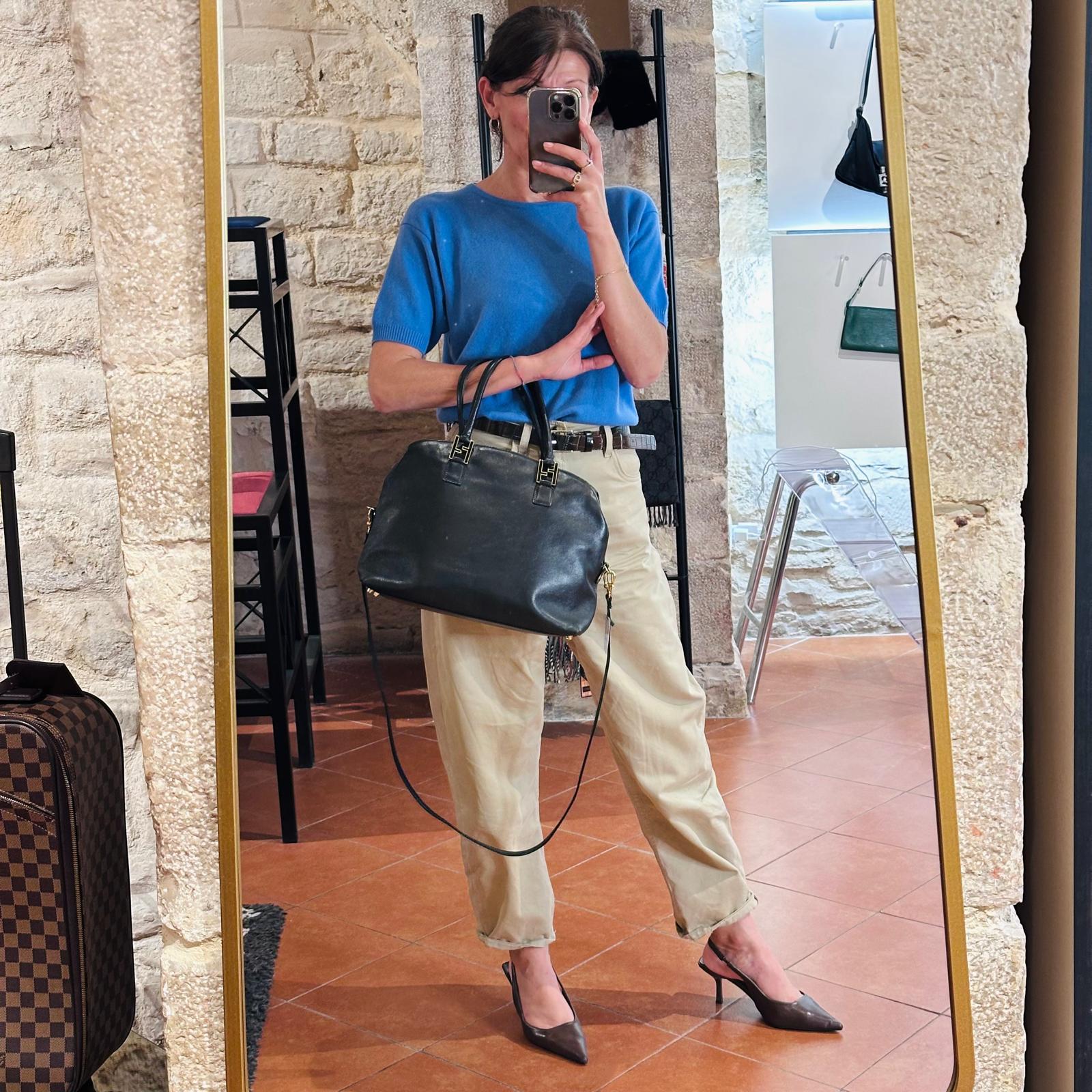 Fendi Borsa Vintage in Pelle Nera con Logo FF Dorato