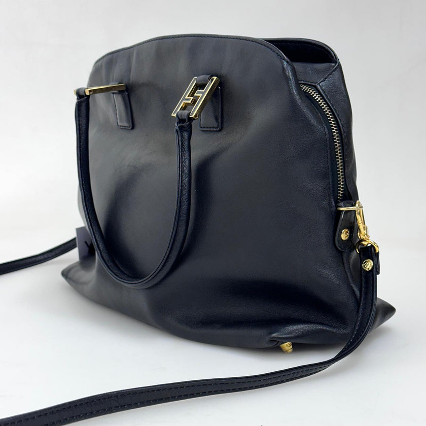 Fendi Borsa Vintage in Pelle Nera con Logo FF Dorato