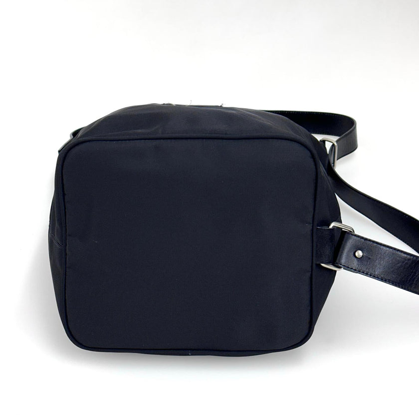 Fendi Borsa/Zaino in nylon nero con logo FF embossed