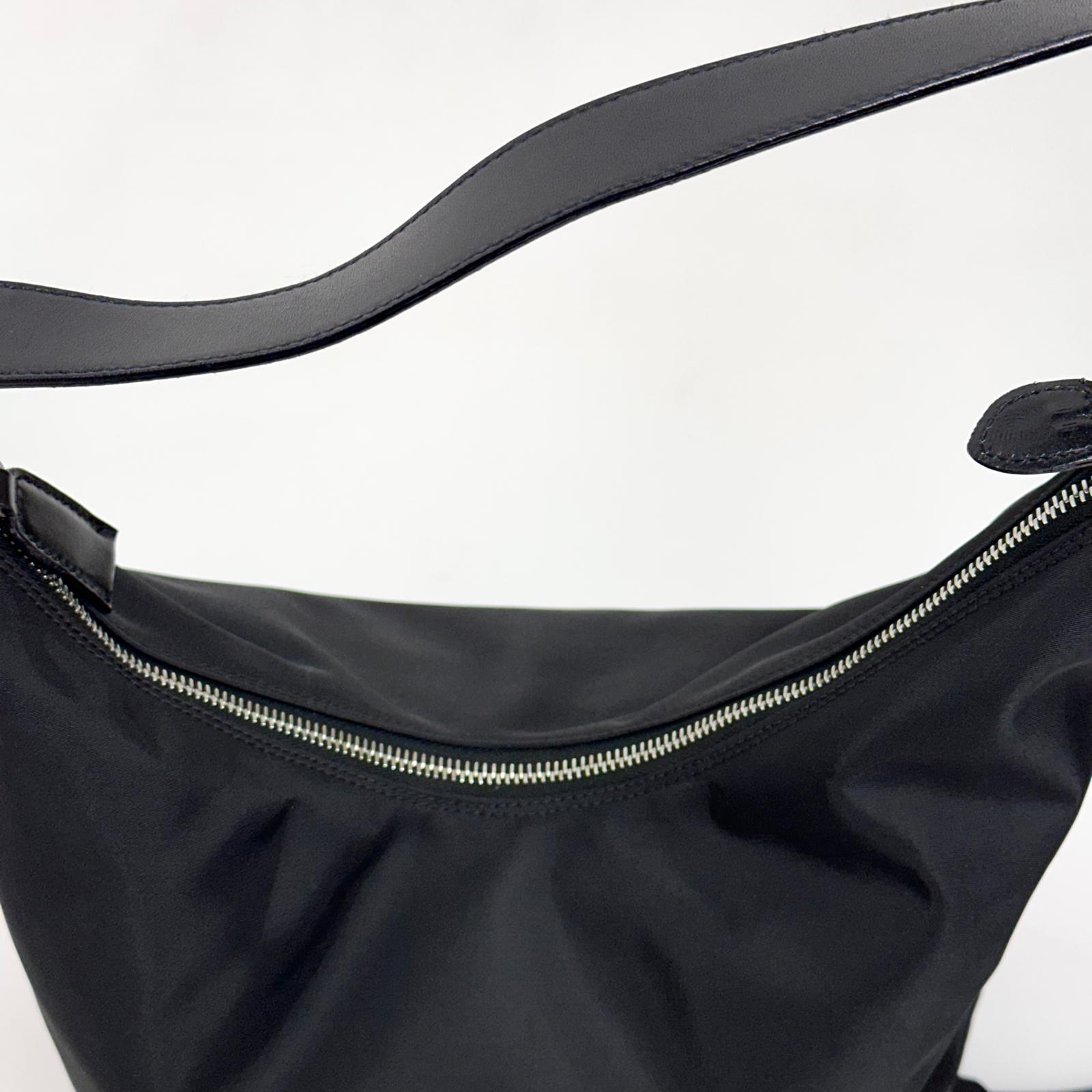 Fendi Borsa/Zaino in nylon nero con logo FF embossed