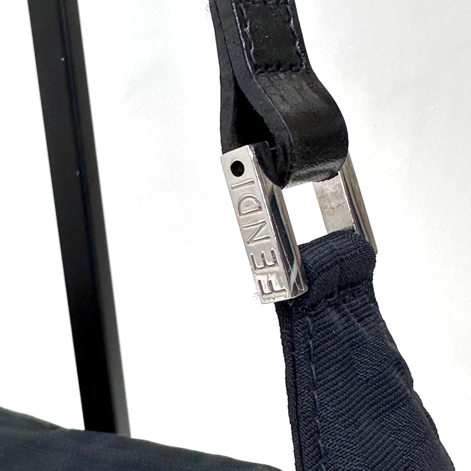 Fendi Borsa a Spalla FF Zucca in Nylon Nero