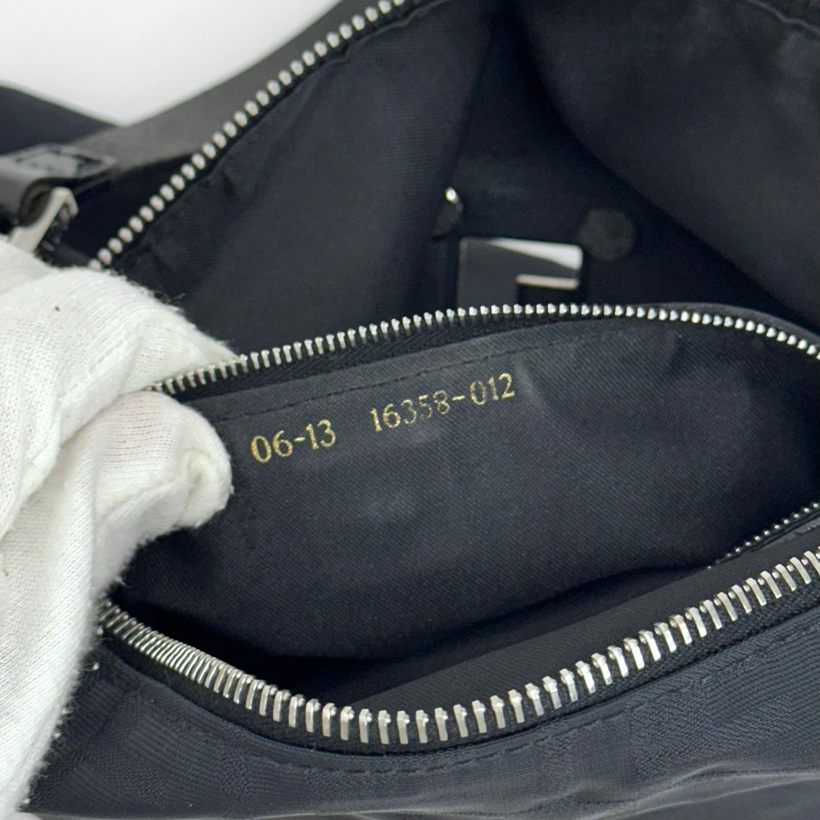 Fendi Borsa a Spalla FF Zucca in Nylon Nero