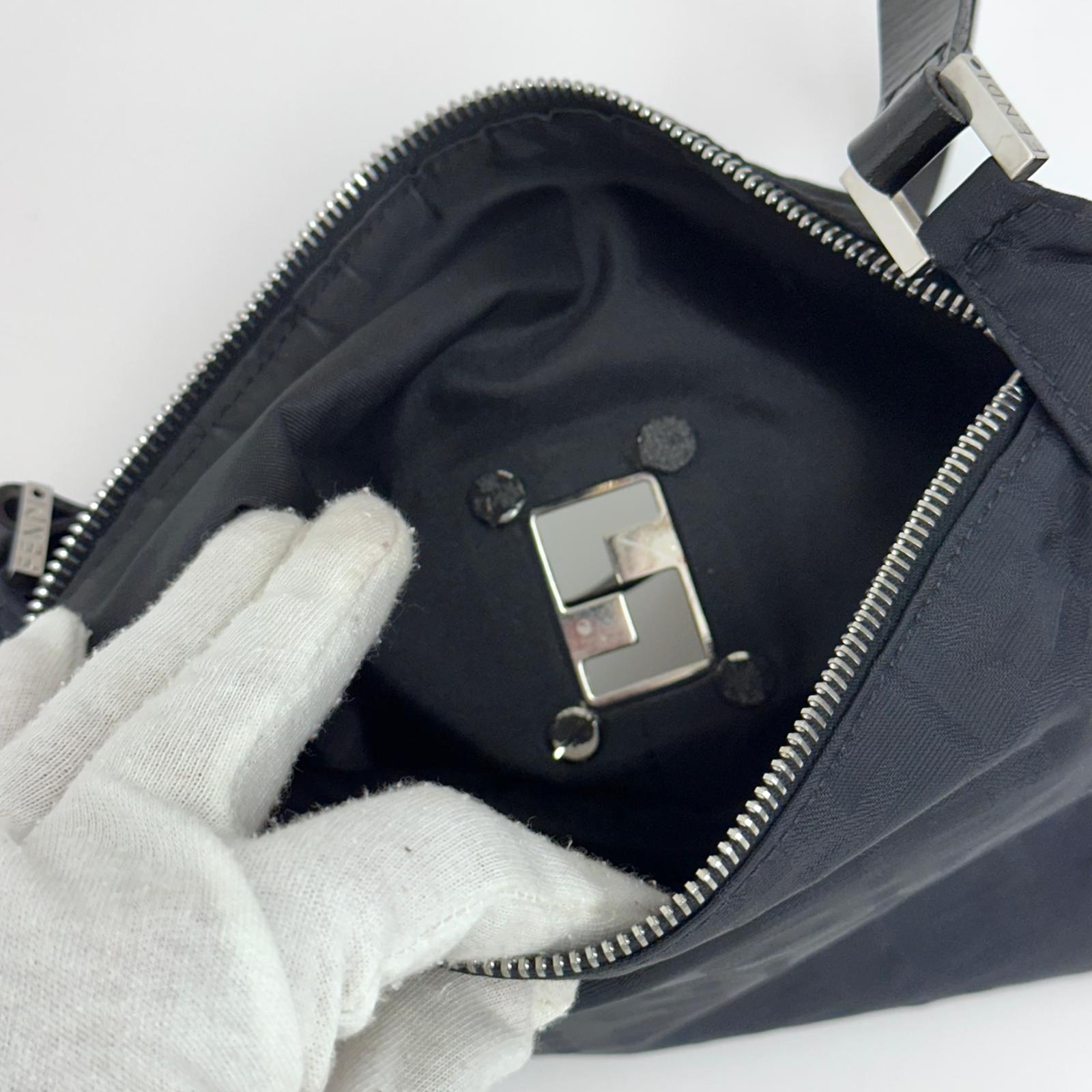 Fendi Borsa a Spalla FF Zucca in Nylon Nero