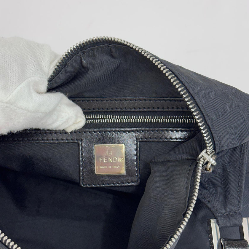 Fendi Borsa a Spalla FF Zucca in Nylon Nero
