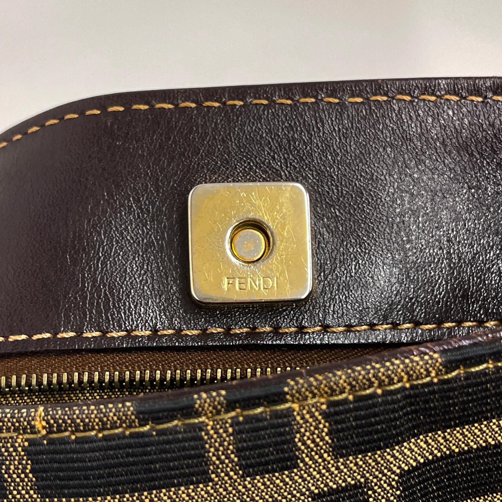 Fendi Borsa a Spalla Vintage in Tessuto Zucca Marrone