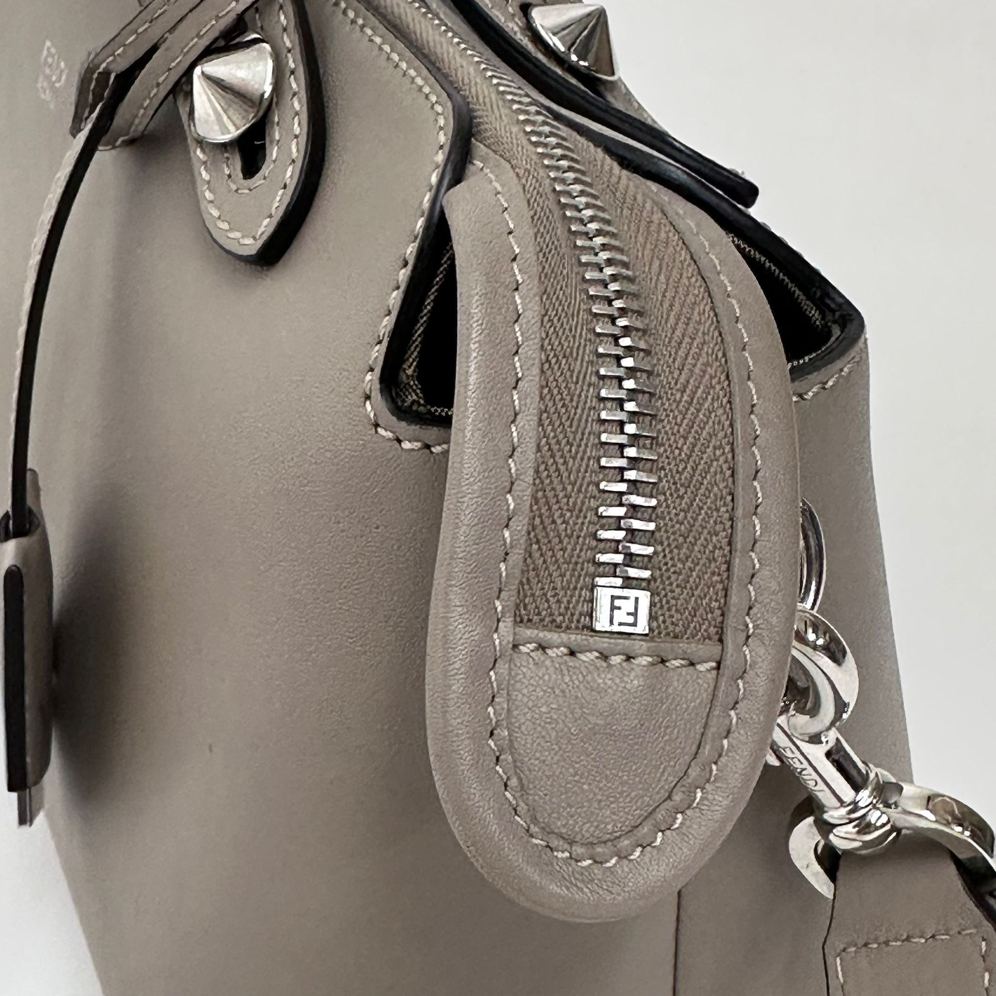 Fendi Borsa a mano e tracolla By The Way Medium Tortora