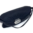Fendi Borsa a spalla Baguette in jersey nero con logo FF in metallo