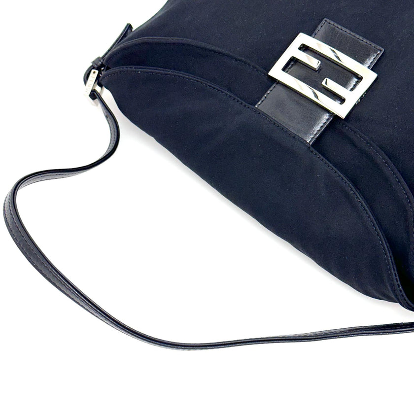 Fendi Borsa a spalla Baguette in jersey nero con logo FF in metallo