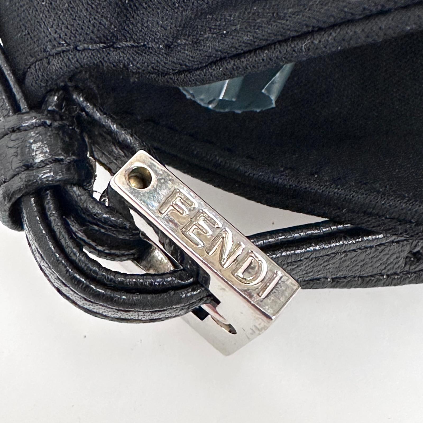 Fendi Borsa a spalla Baguette in jersey nero con logo FF in metallo