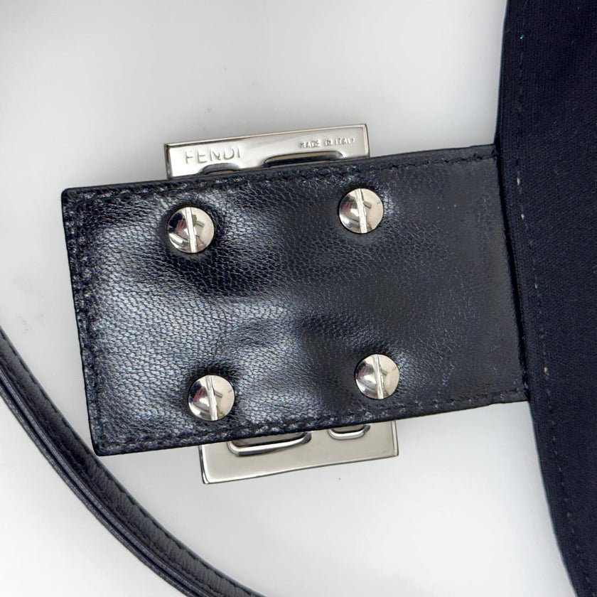 Fendi Borsa a spalla Baguette in jersey nero con logo FF in metallo