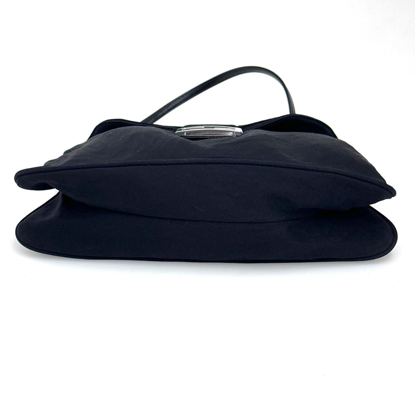 Fendi Borsa a spalla Baguette in jersey nero con logo FF in metallo