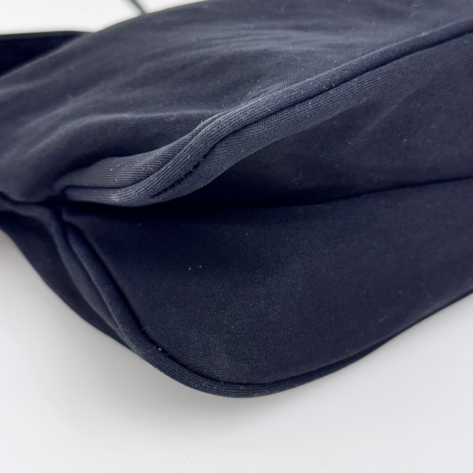 Fendi Borsa a spalla Baguette in jersey nero con logo FF in metallo