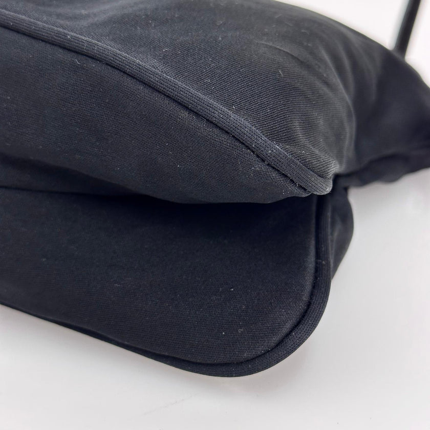 Fendi Borsa a spalla Baguette in jersey nero con logo FF in metallo