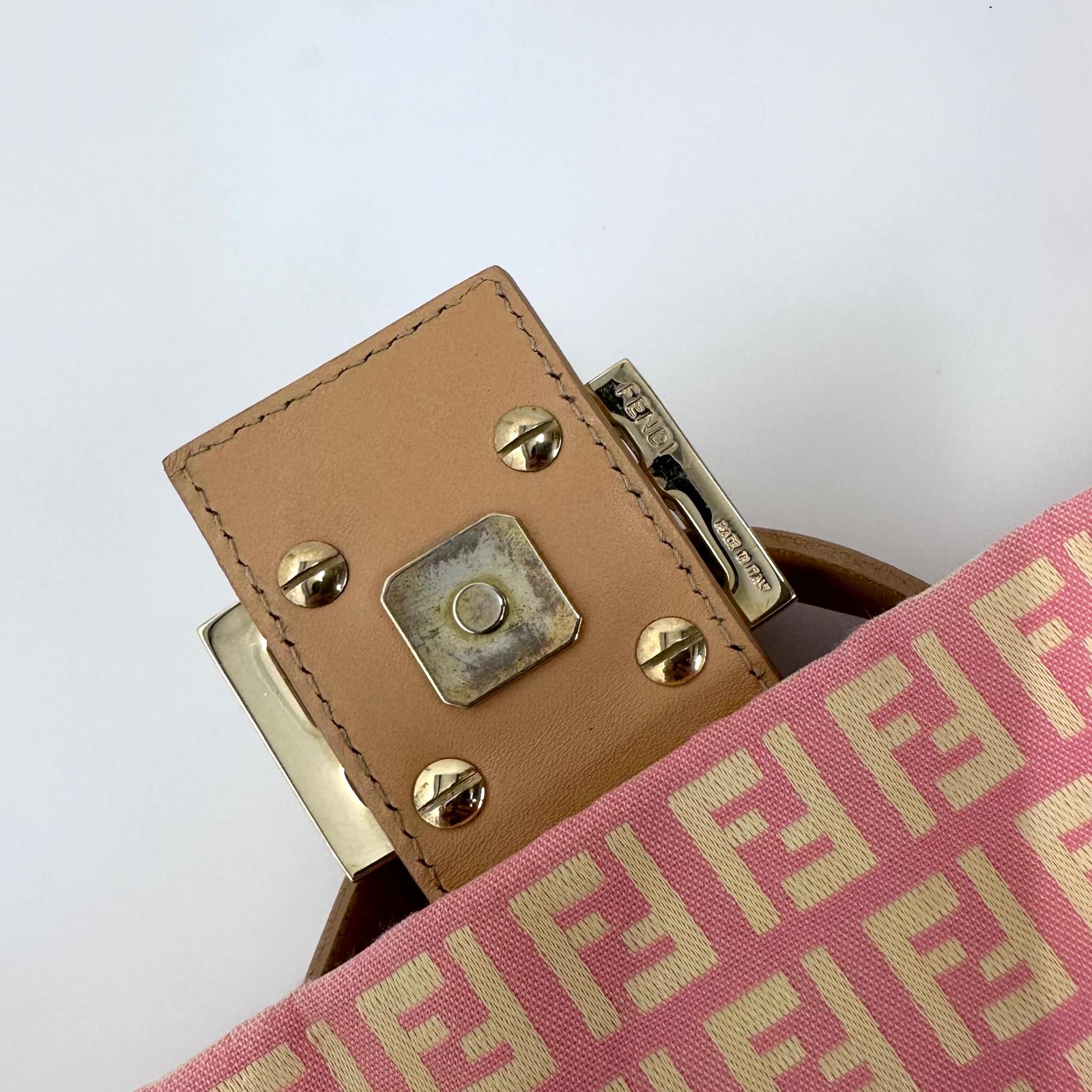 Fendi Borsa a spalla Mama Baguette Zucchino Rosa