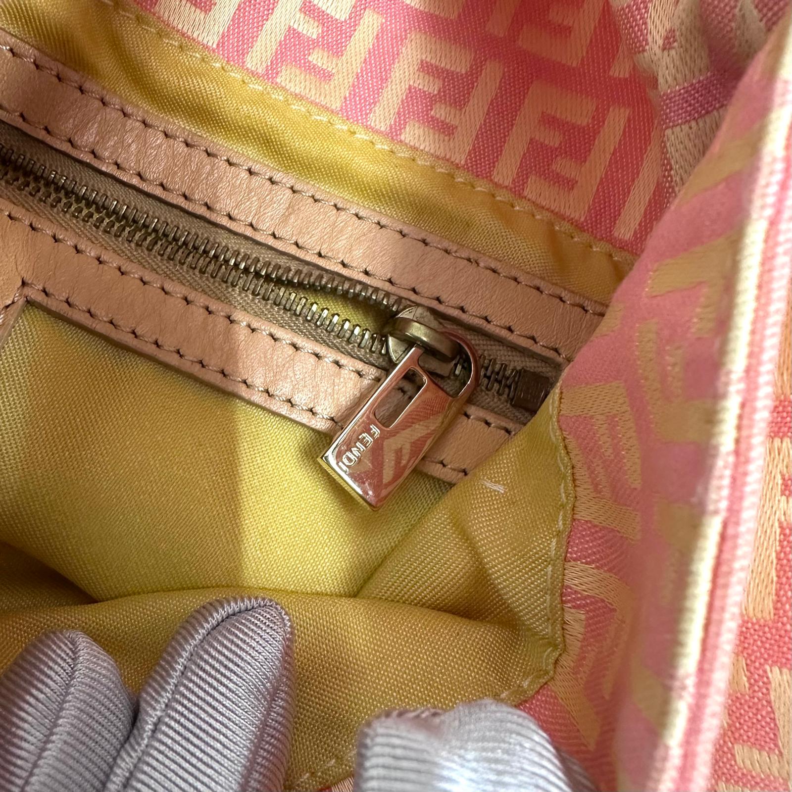 Fendi Borsa a spalla Mama Baguette Zucchino Rosa