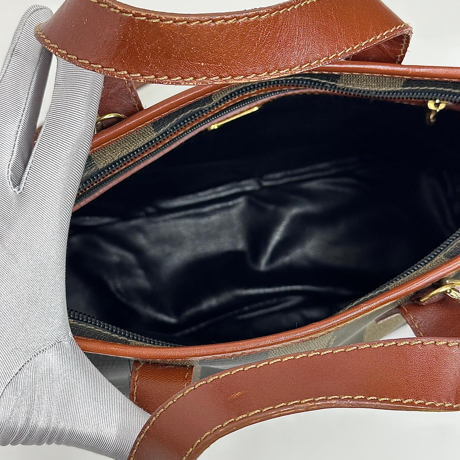 Fendi Borsa in tela rigata Pequin con finiture in pelle marrone