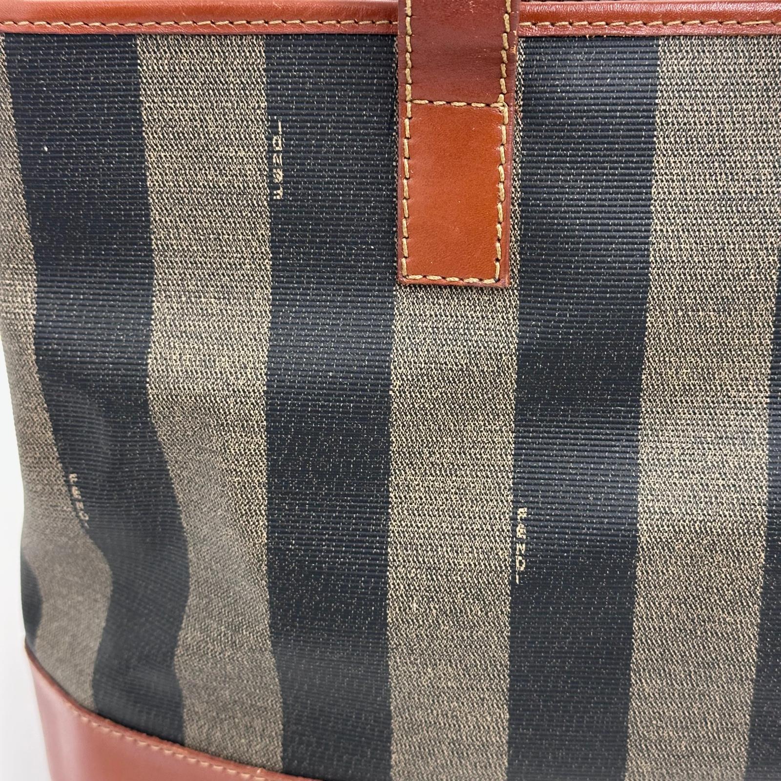 Fendi Borsa in tela rigata Pequin con finiture in pelle marrone