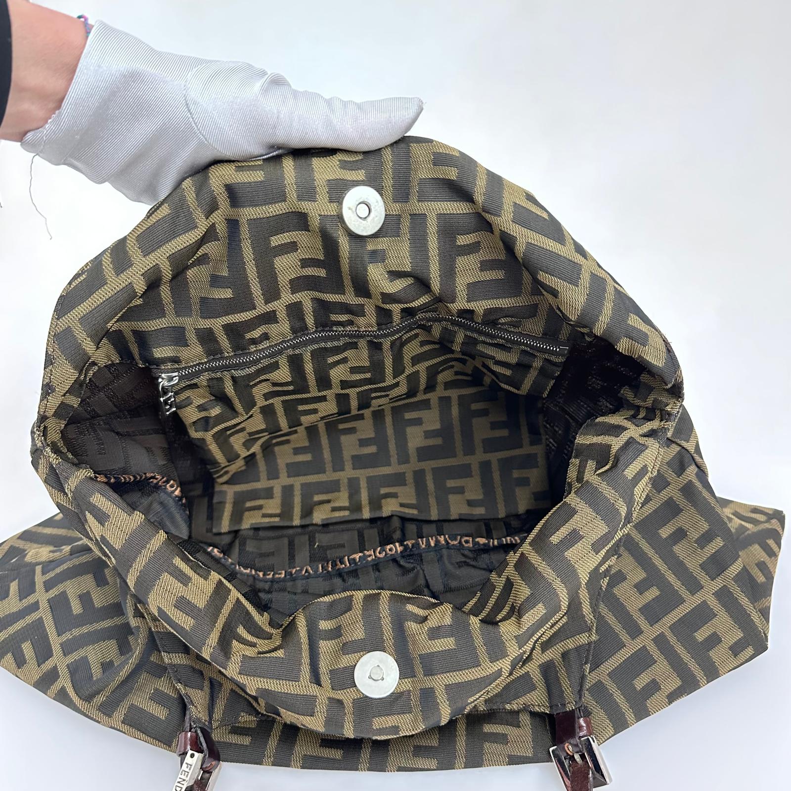 Fendi Borsa shopper a spalla in tela Zucca FF