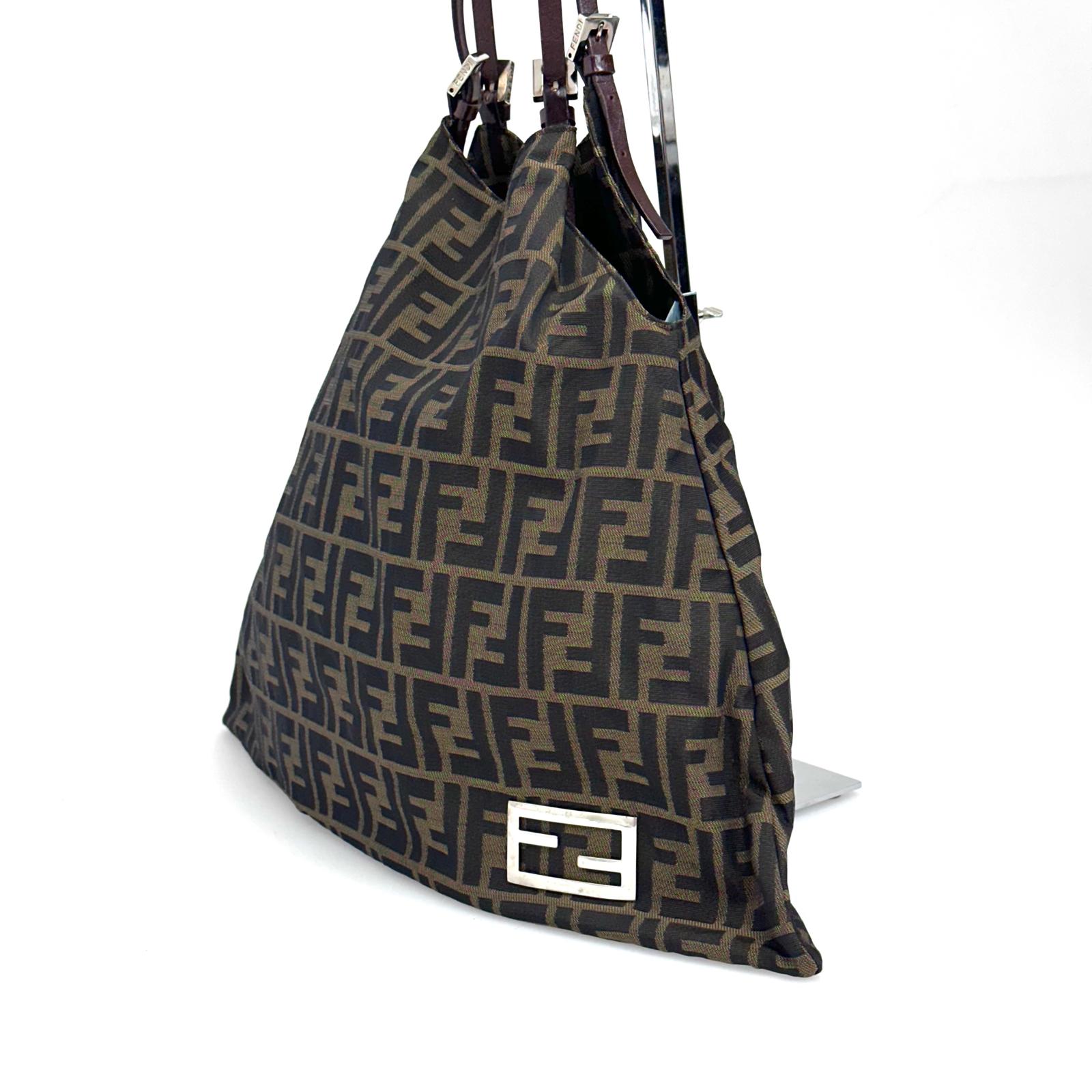 Fendi Borsa shopper a spalla in tela Zucca FF