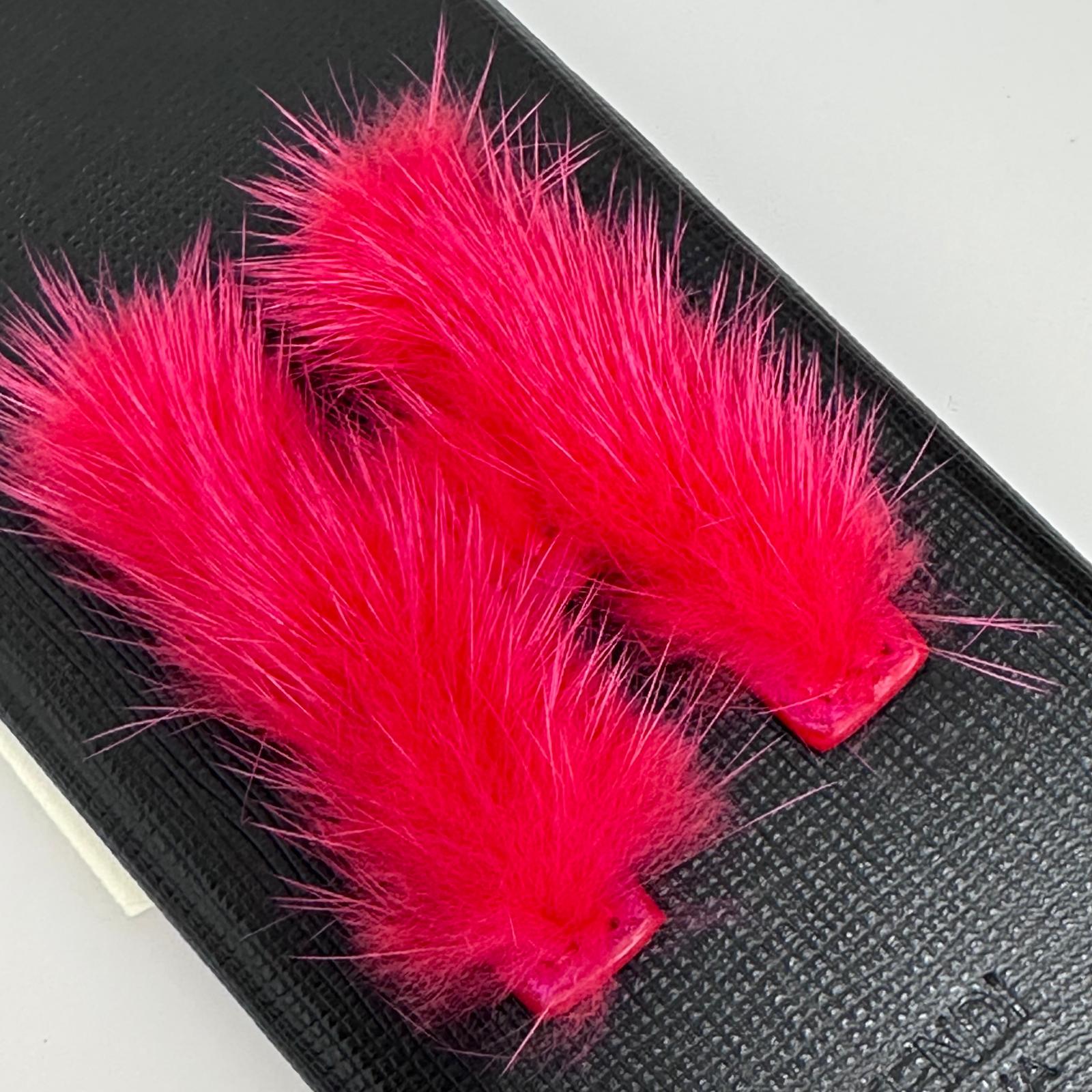 Fendi Cover iPhone 6/6s/7 in pelle nera con applicazione mink rossa
