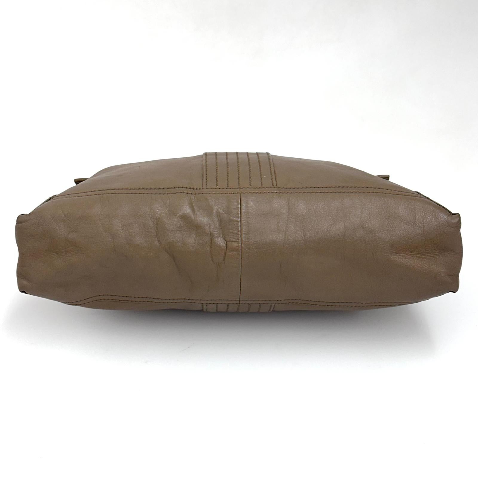 Fendi Mia Borsa a due vie in pelle marrone con catena oro