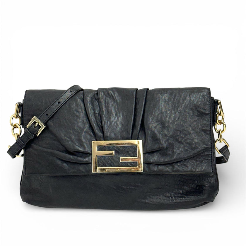 Fendi borsa a tracolla modello Baguette in pelle nappa nera