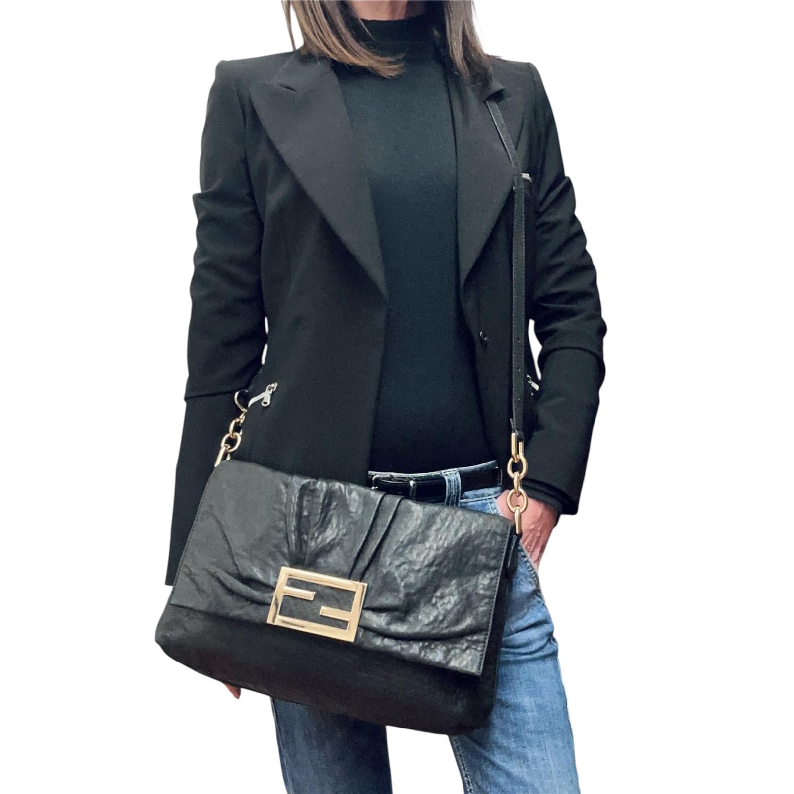 Fendi borsa a tracolla modello Baguette in pelle nappa nera