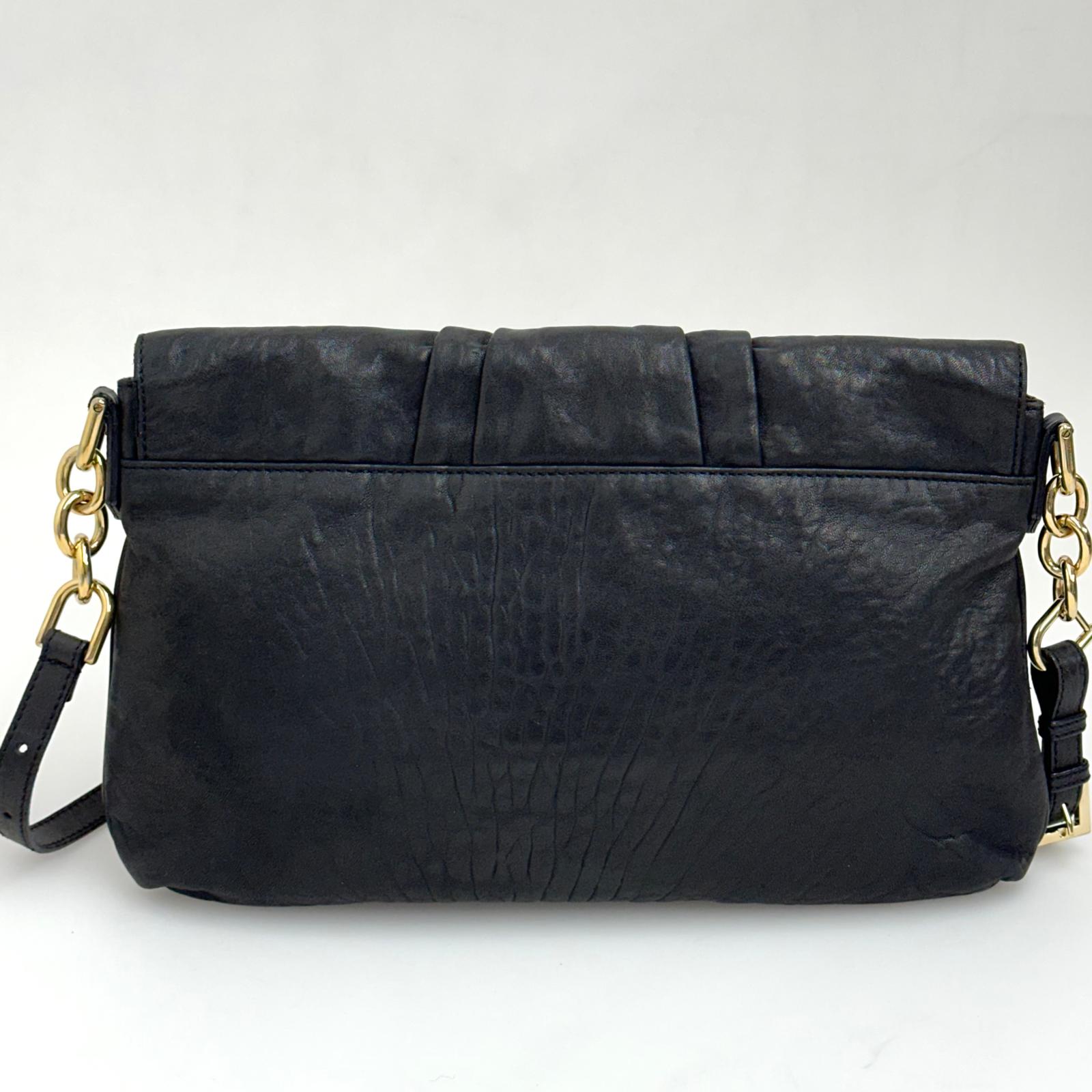 Fendi borsa a tracolla modello Baguette in pelle nappa nera