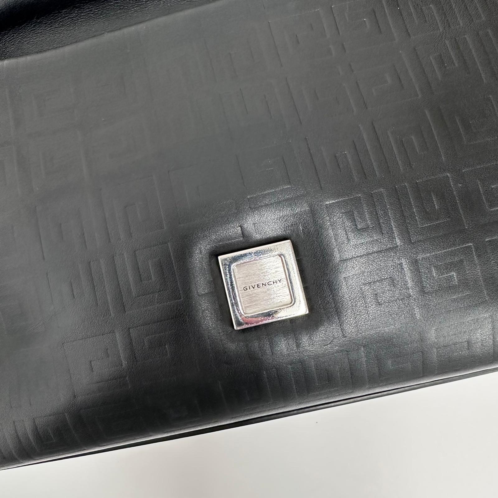 Givenchy Borsa 4G soft in pelle nera con catena logo