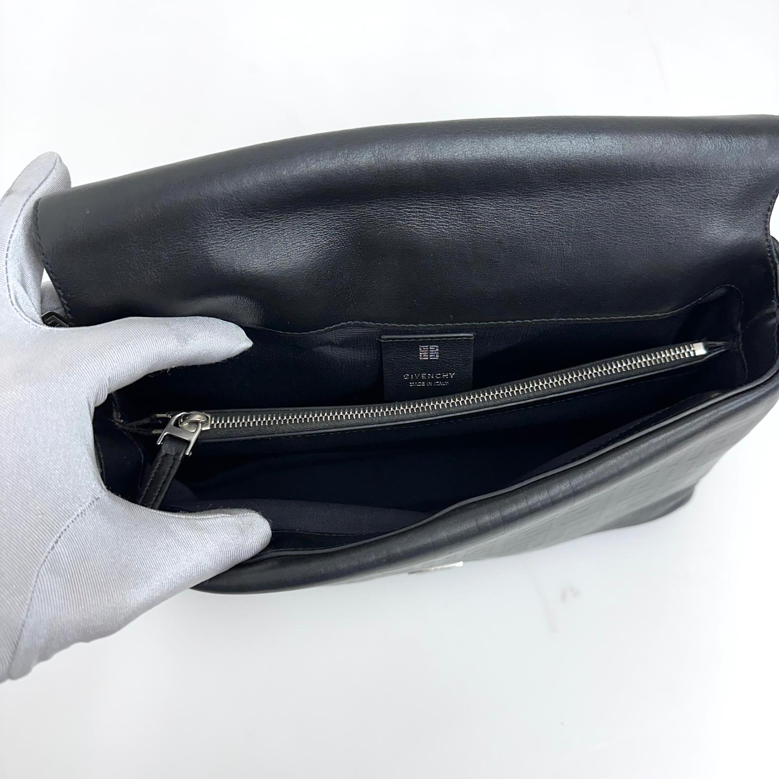 Givenchy Borsa 4G soft in pelle nera con catena logo