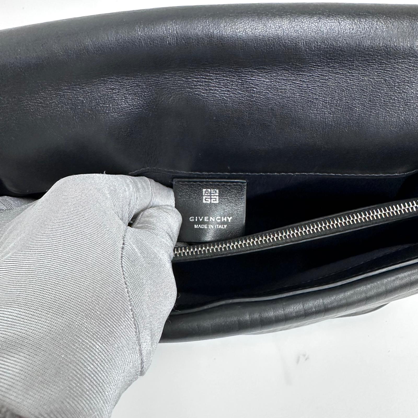 Givenchy Borsa 4G soft in pelle nera con catena logo