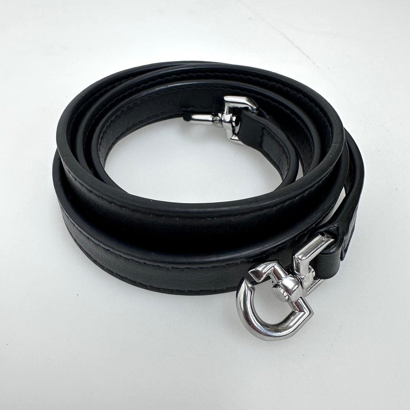 Givenchy Borsa 4G soft in pelle nera con catena logo