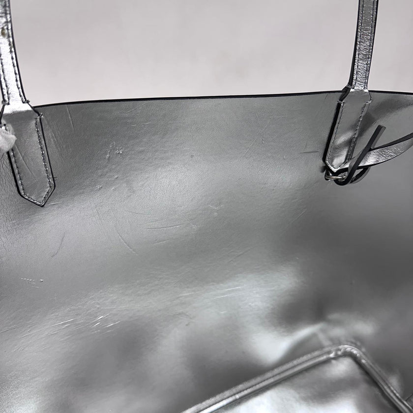 Givenchy Borsa Antigona Shopping Bag in pelle di vitello blu e argento con pochette