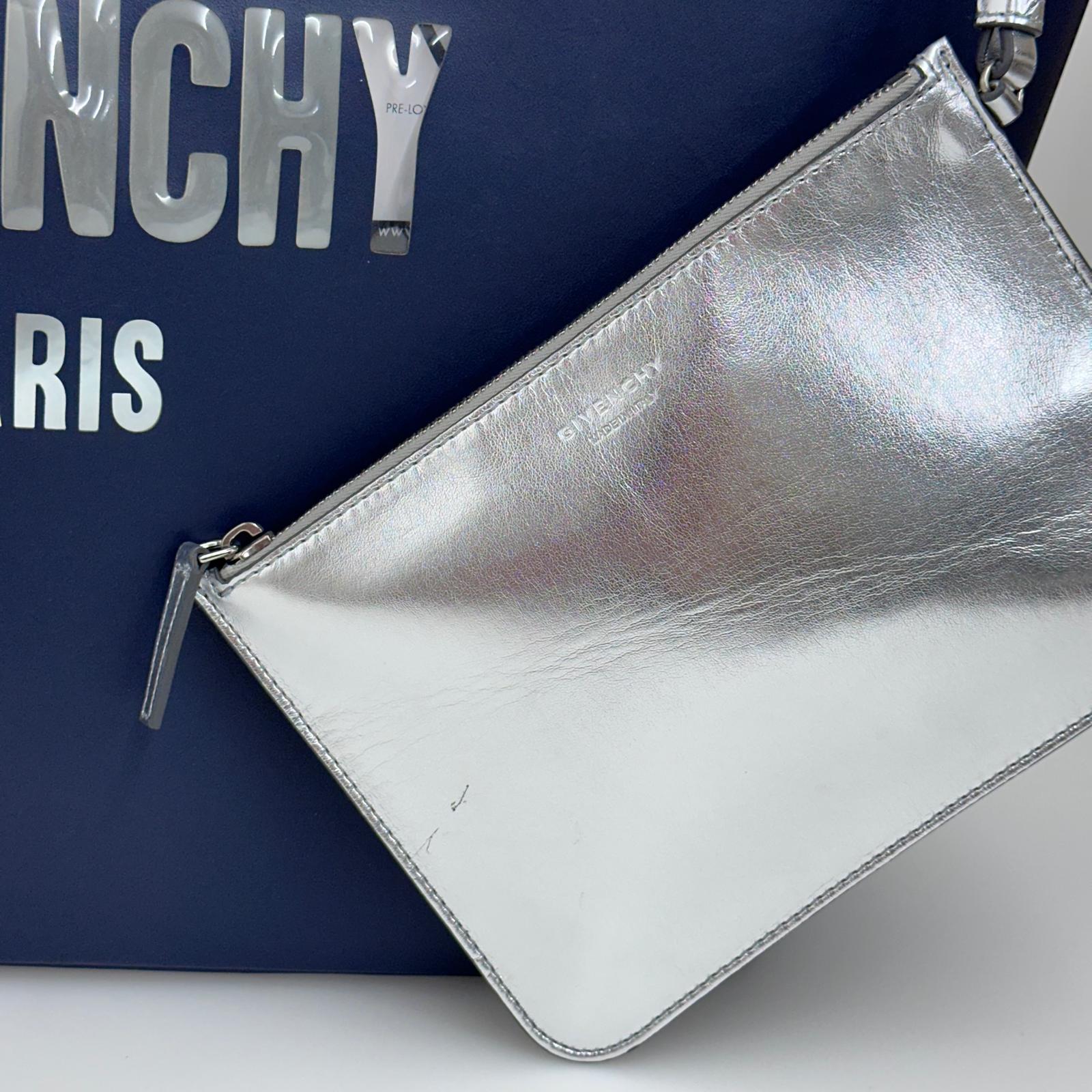 Givenchy Borsa Antigona Shopping Bag in pelle di vitello blu e argento con pochette