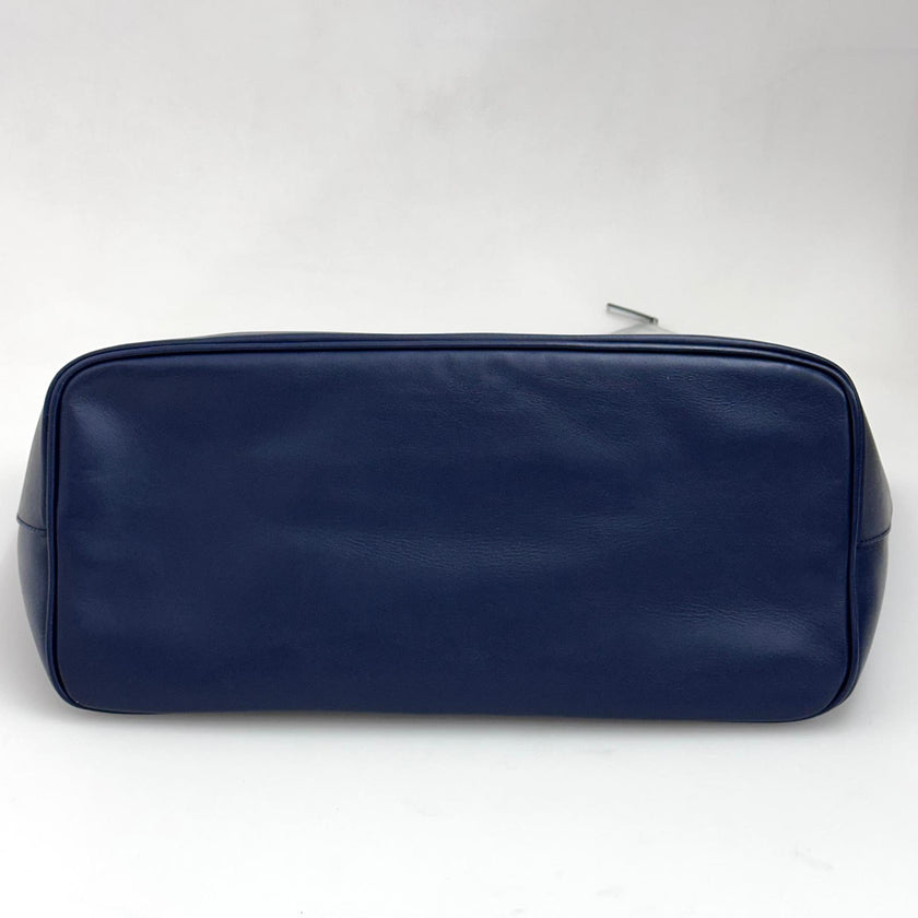 Givenchy Borsa Antigona Shopping Bag in pelle di vitello blu e argento con pochette