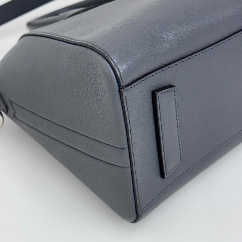 Givenchy Borsa Antigona Small in Pelle Grigio Ardesia con Tracolla