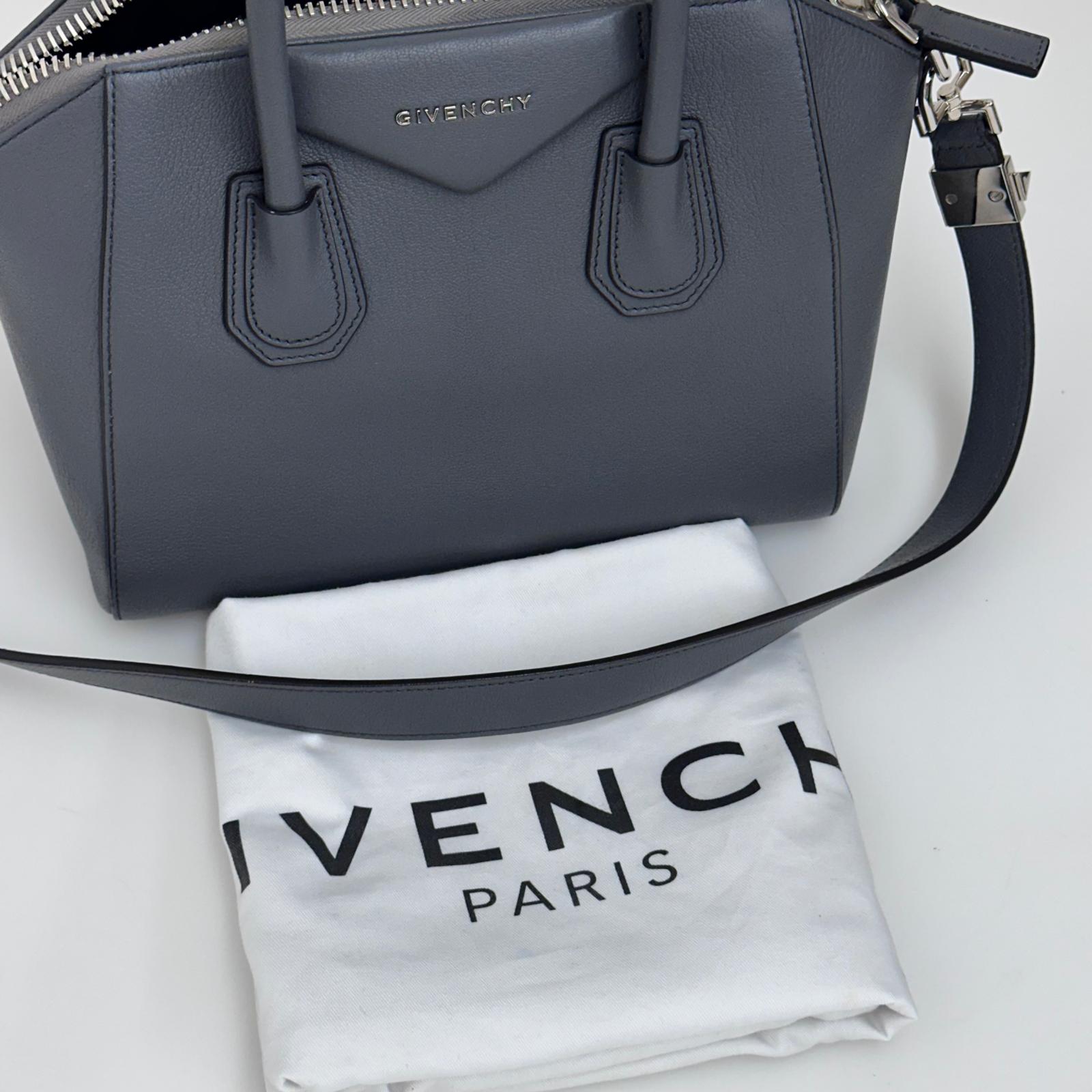 Givenchy Borsa Antigona Small in Pelle Grigio Ardesia con Tracolla