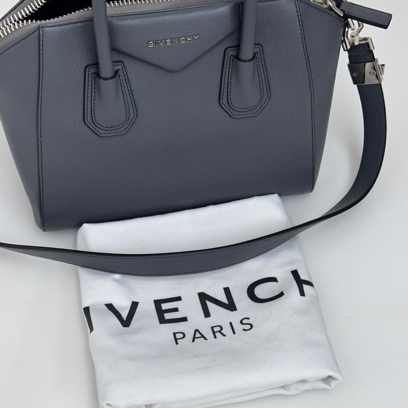Givenchy Borsa Antigona Small in Pelle Grigio Ardesia con Tracolla