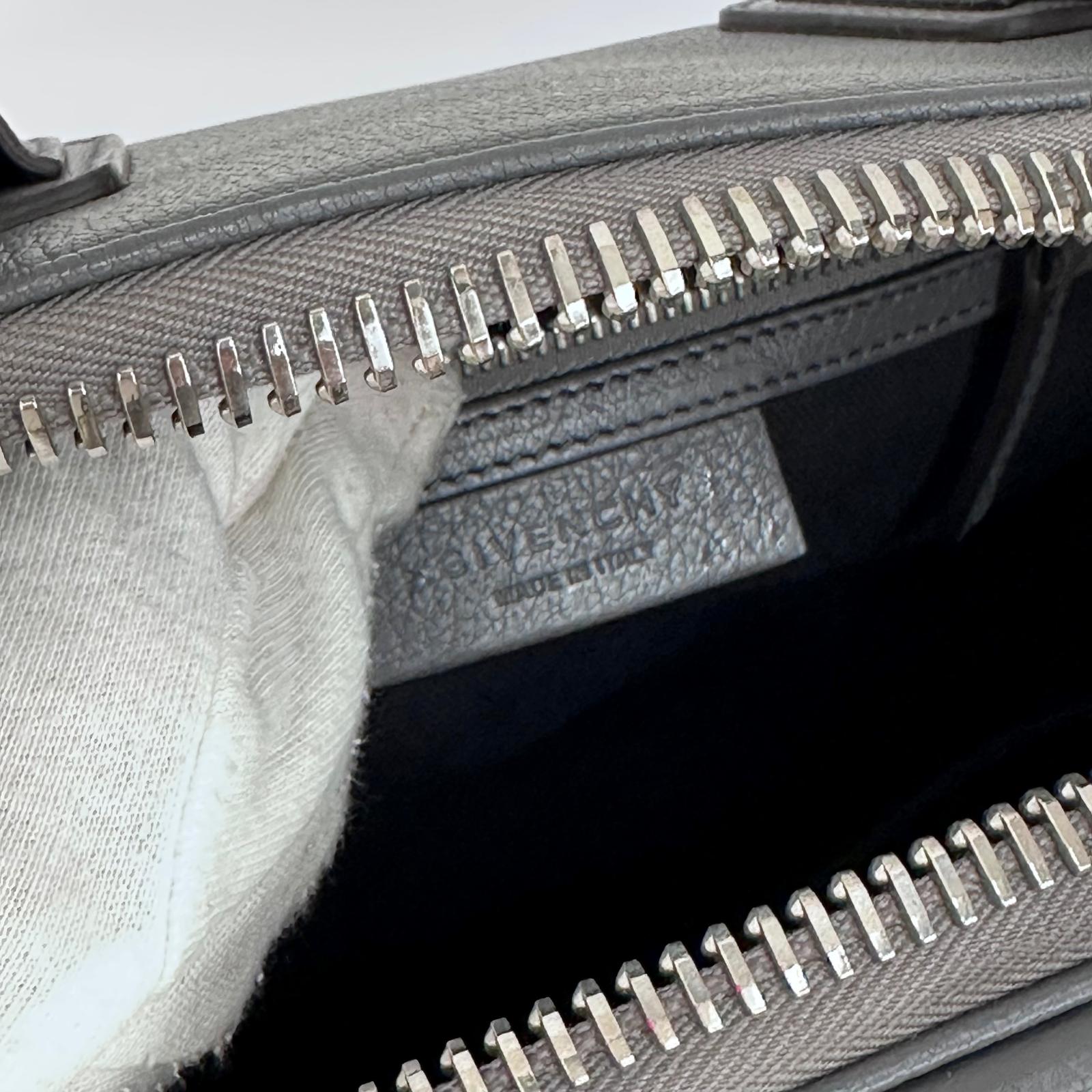 Givenchy Borsa Antigona Small in Pelle Grigio Ardesia con Tracolla