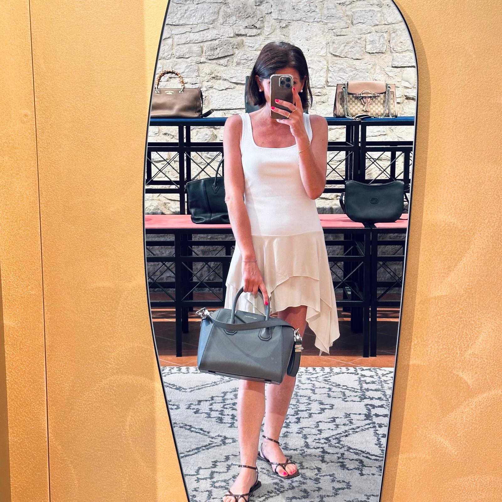 Givenchy Borsa Antigona Small in Pelle Grigio Ardesia con Tracolla