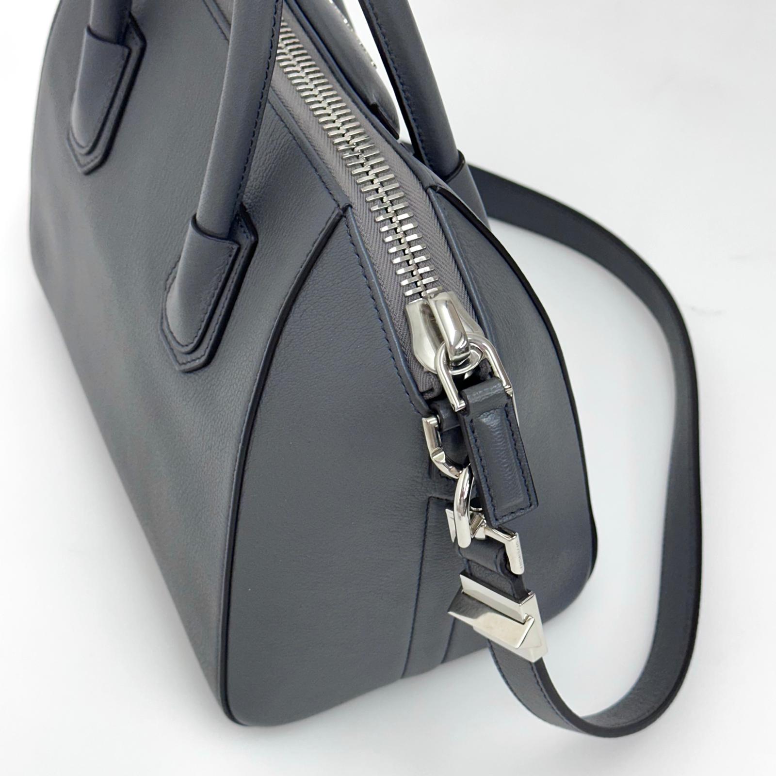 Givenchy Borsa Antigona Small in Pelle Grigio Ardesia con Tracolla