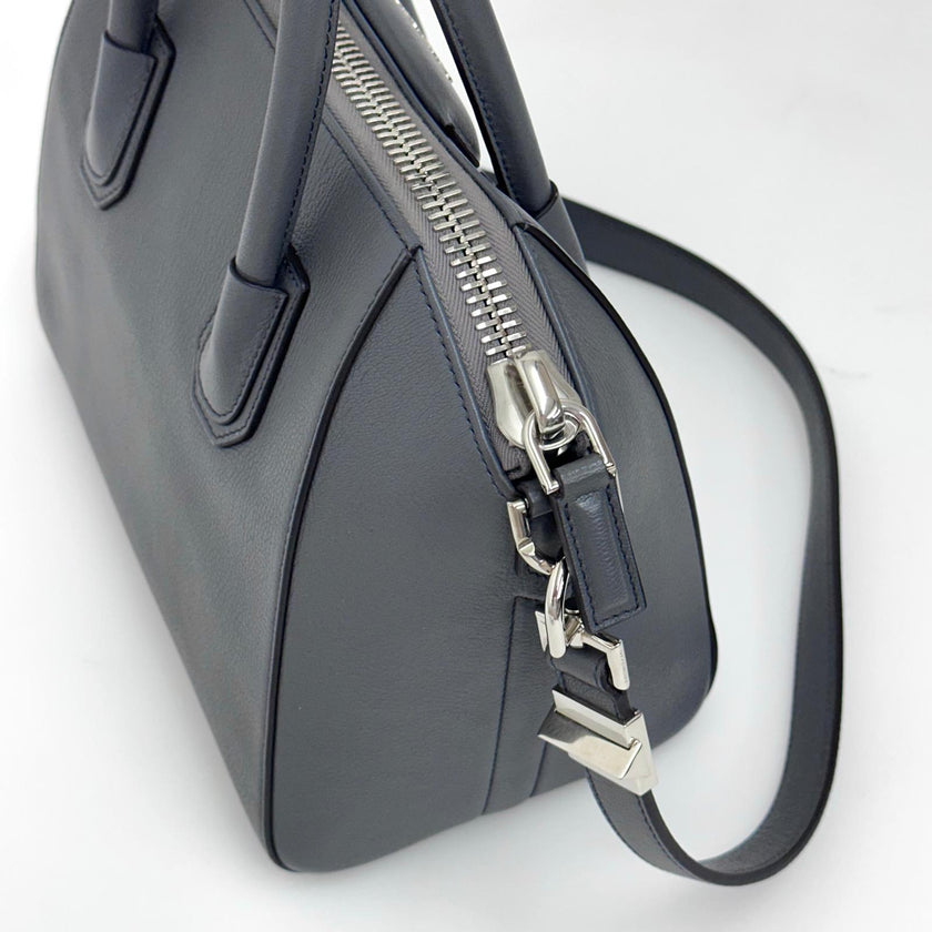 Givenchy Borsa Antigona Small in Pelle Grigio Ardesia con Tracolla